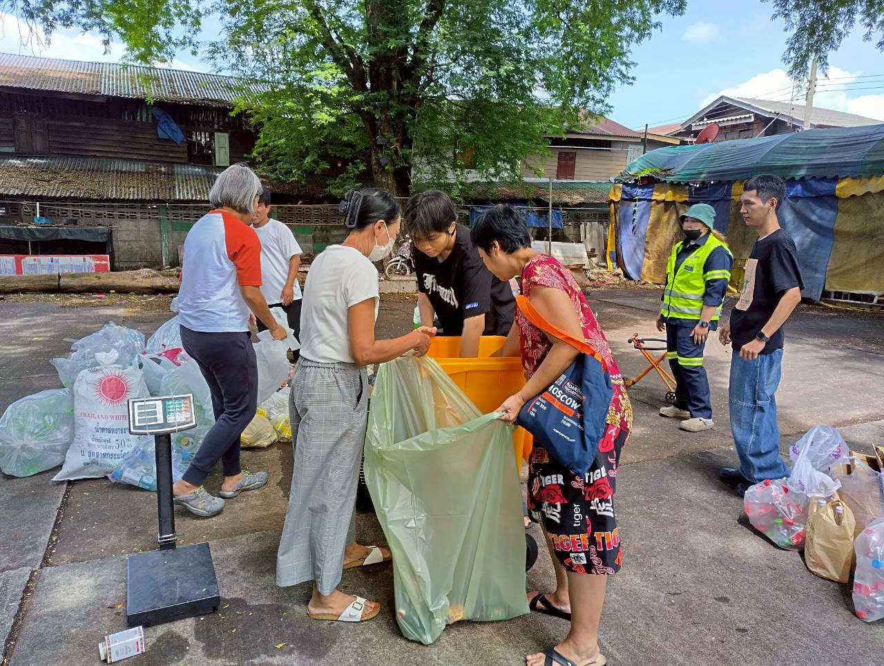 โครงการ Catalyzing Community-Led Circularity and Stewardship in Bangkok